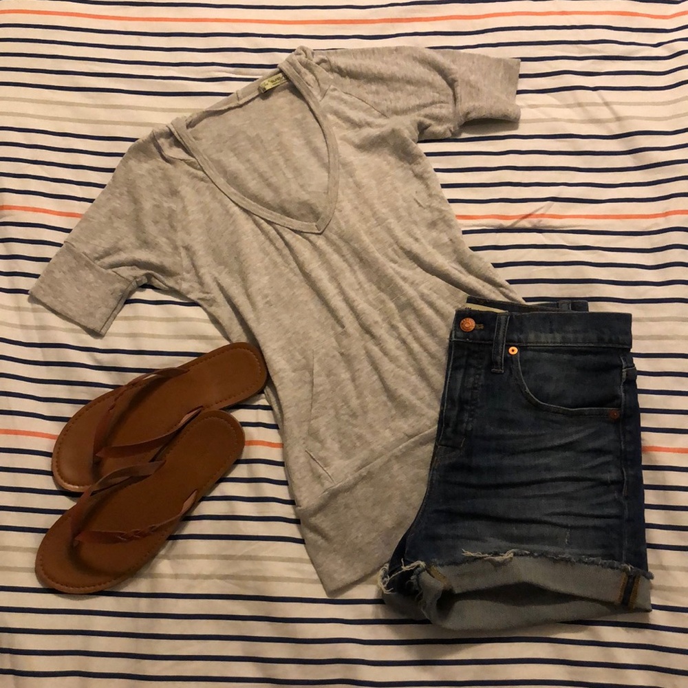 Flattering fitted light Grey hooded shirt